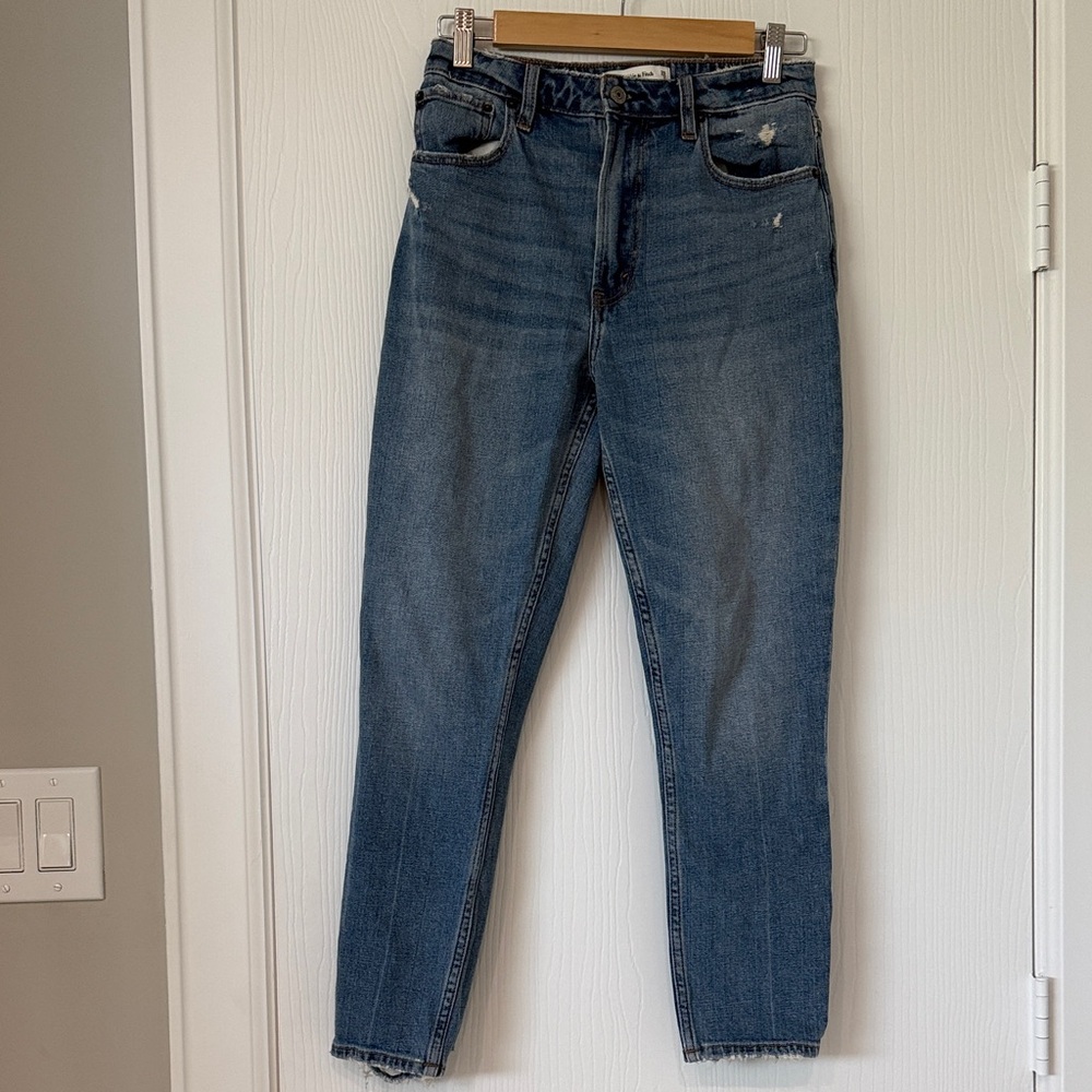 Abercrombie & Fitch High-Rise Skinny Distressed Jeans Curve Love (short length)
